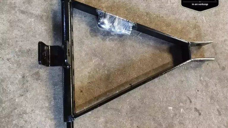 Aanhanger Trekbok Zwart-Rood